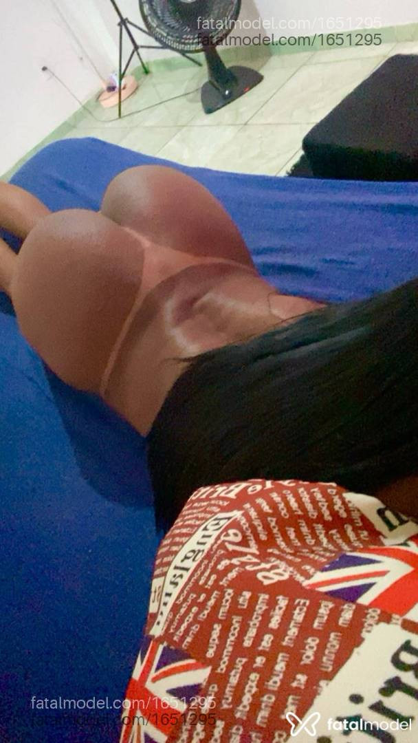 Acompanhante mulher trans morena (o) de olhos castanhos - Alice