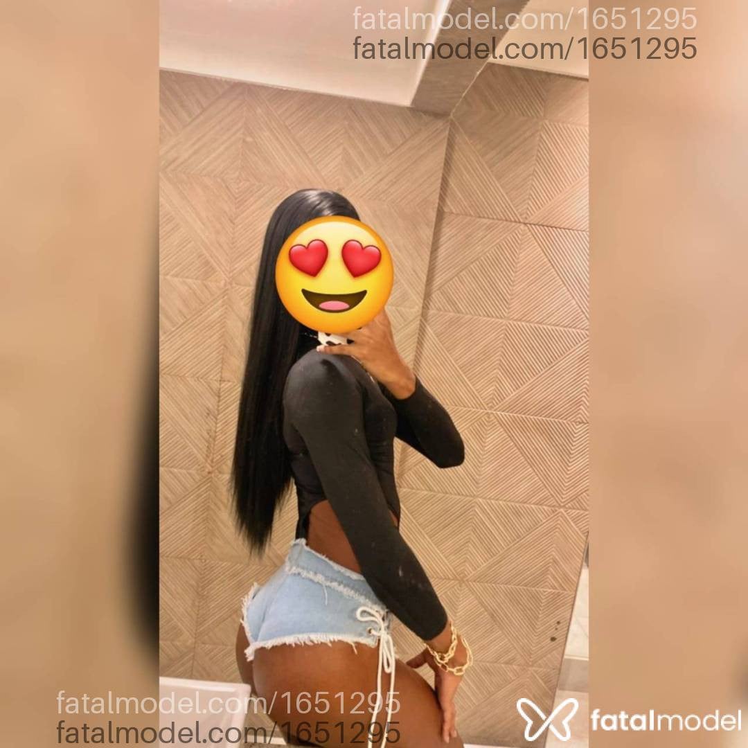 Acompanhante mulher trans morena (o) de olhos castanhos - Alice