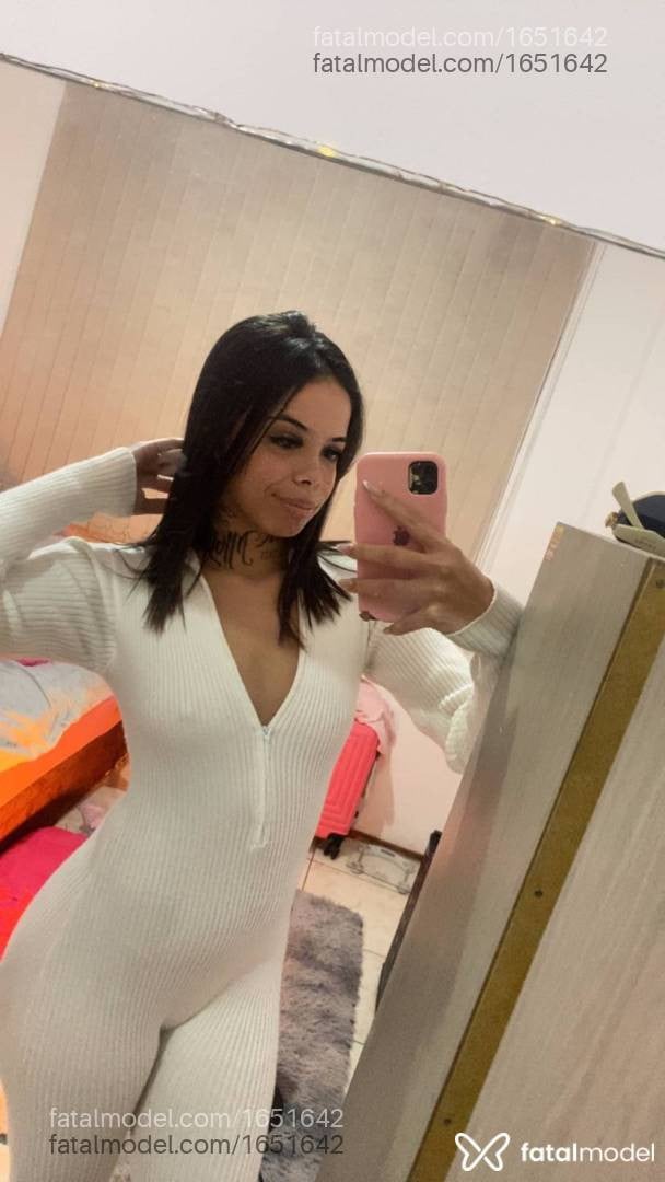 Acompanhante mulher com cabelo castanho de olhos castanhos - Raila Santos