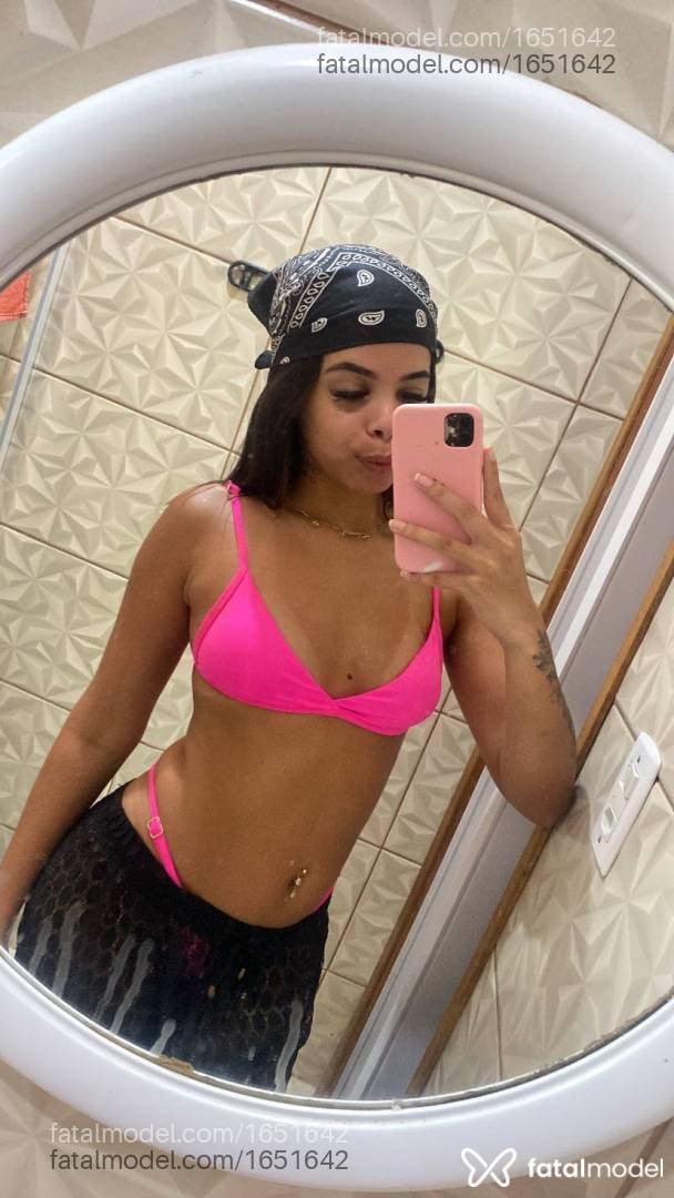 Acompanhante mulher com cabelo castanho de olhos castanhos - Raila Santos