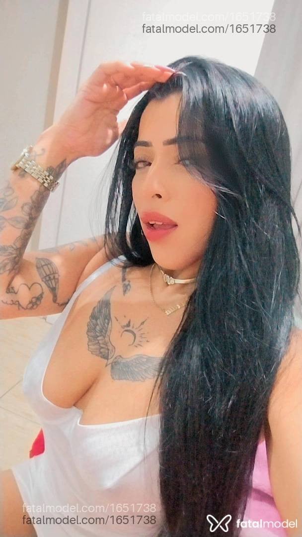 Acompanhante mulher morena (o) de olhos castanhos - Bia Gonçalves