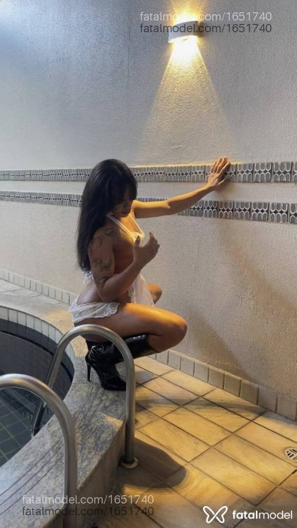 Acompanhante mulher trans morena (o) de olhos castanhos - Bella Campos