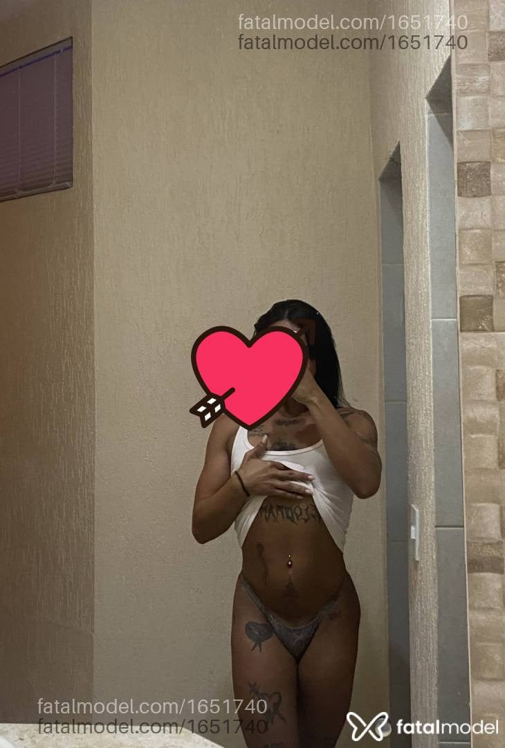 Acompanhante mulher trans morena (o) de olhos castanhos - Bella Campos