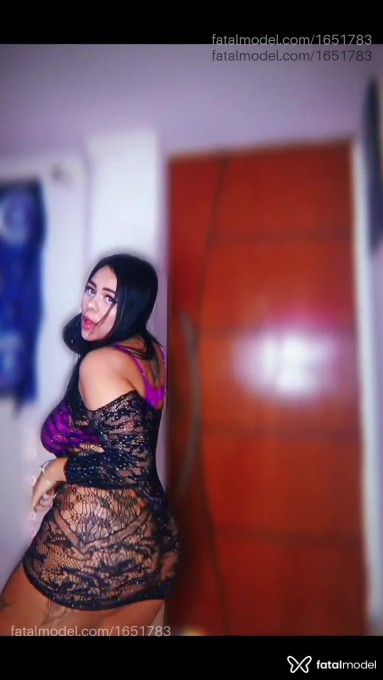 Acompanhante mulher morena (o) de olhos verdes em Virtual - Mayze