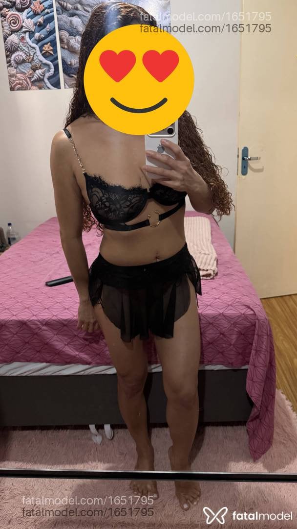 Acompanhante mulher com cabelo castanho de olhos castanhos - Sol
