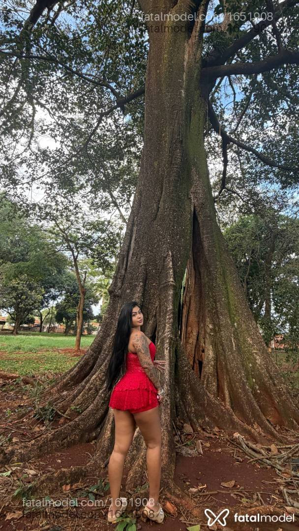 Acompanhante mulher morena (o) de olhos castanhos - Lily