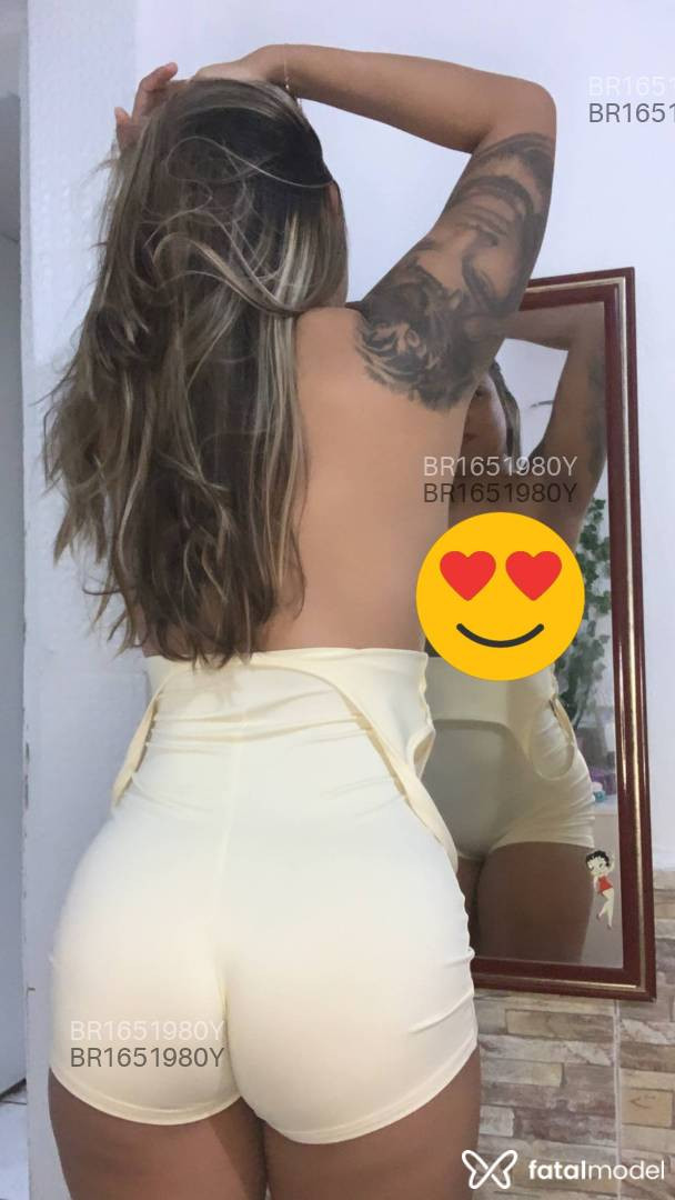 Acompanhante mulher com cabelo castanho de olhos castanhos em Virtual Acompanhante mulher com cabelo castanho de olhos castanhos em Virtual - Misslarah