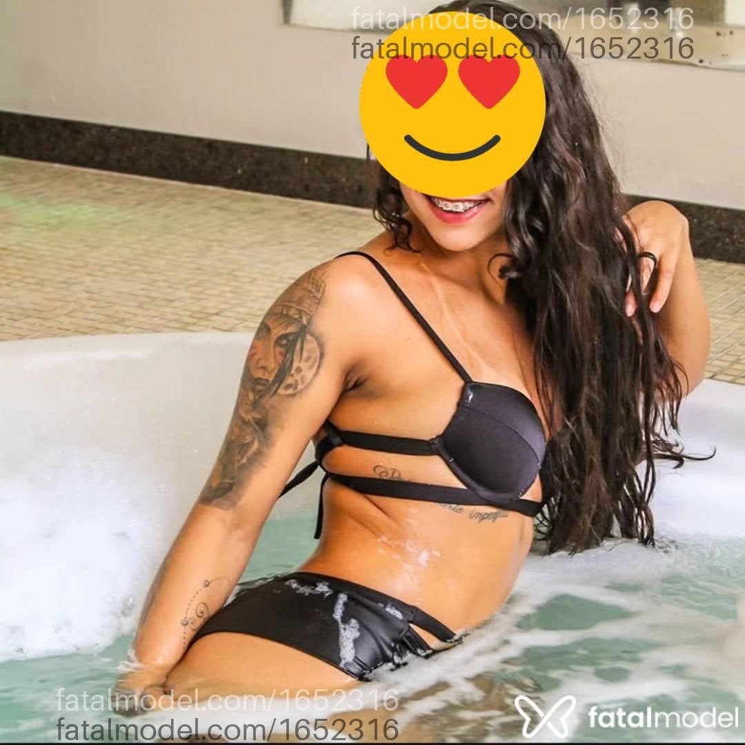 Acompanhante mulher com cabelo castanho de olhos castanhos - Amora anjos