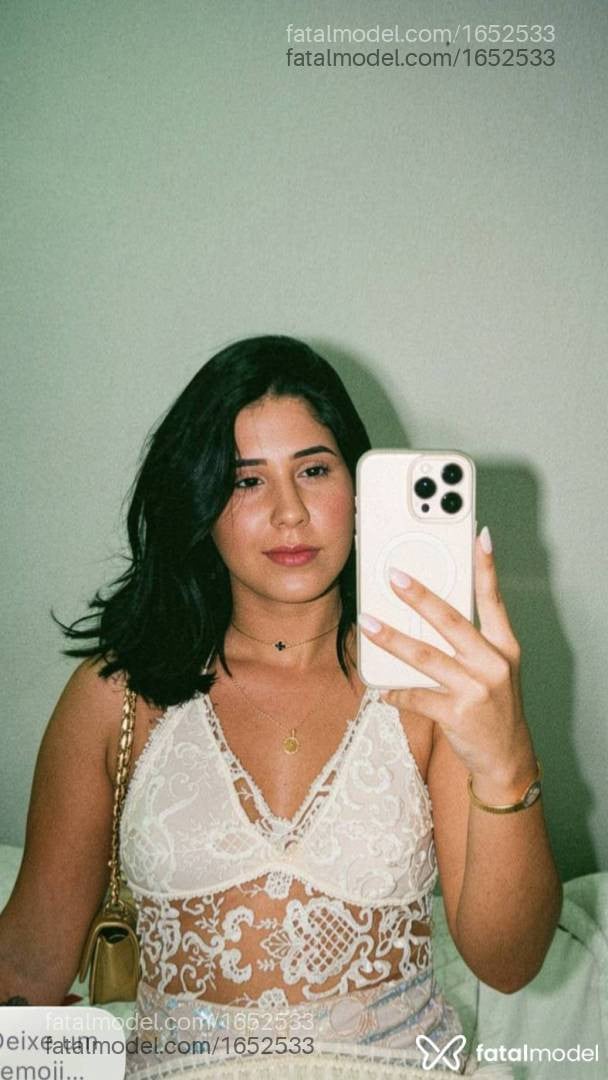 Acompanhante mulher morena (o) de olhos castanhos - Livia