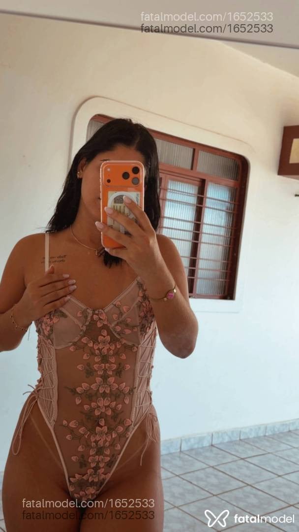 Acompanhante mulher morena (o) de olhos castanhos - Livia