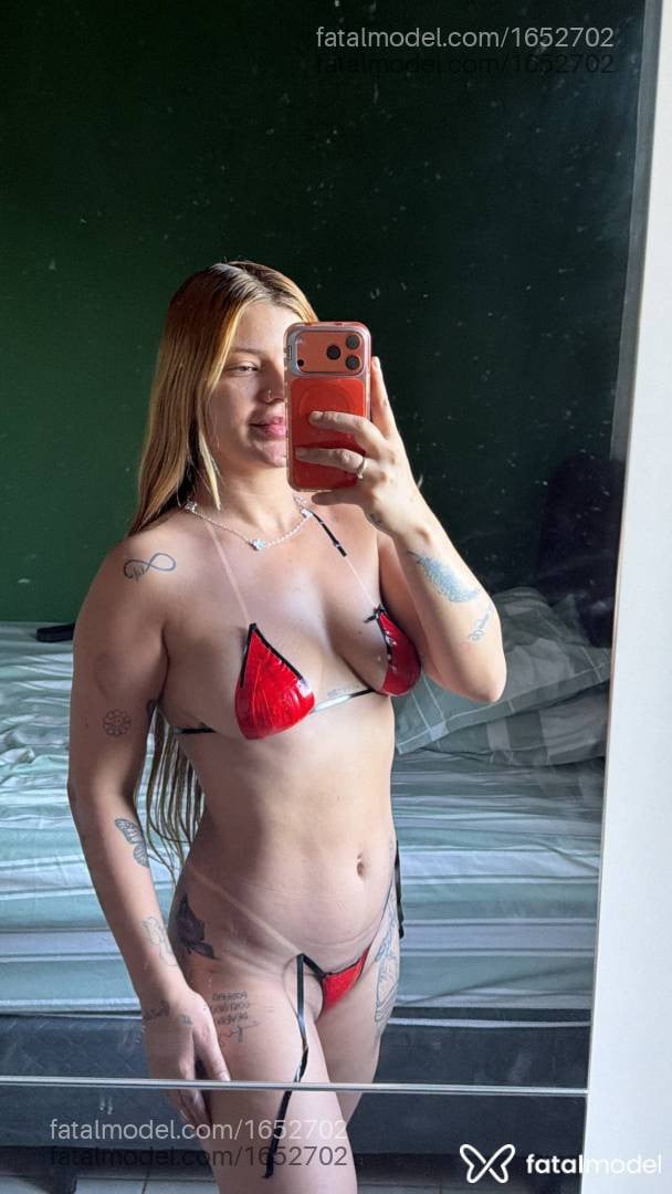 Acompanhante mulher loira (o) de olhos castanhos - Anabella