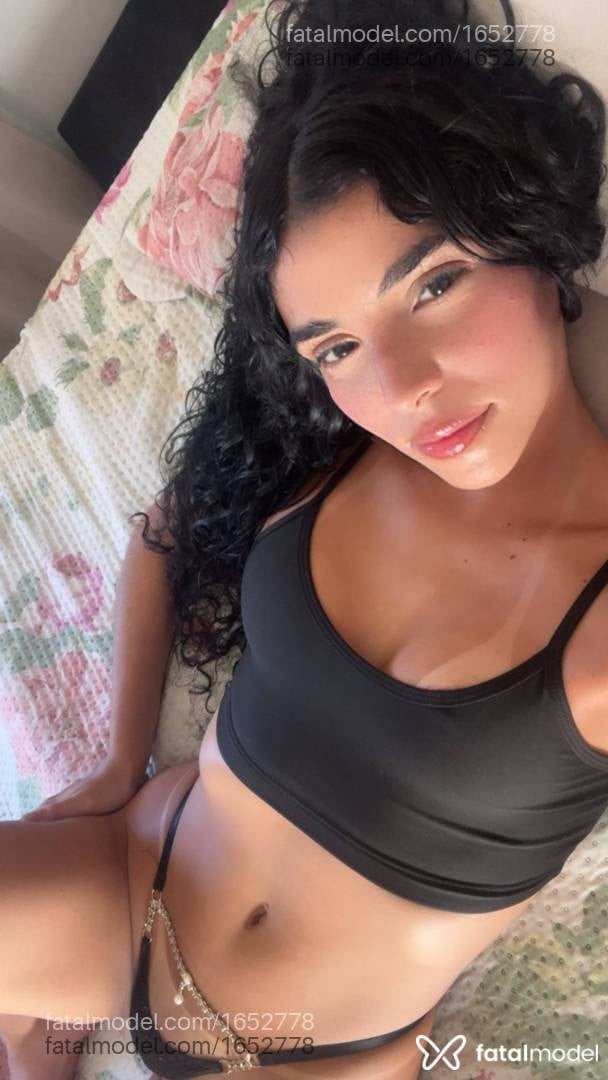 Acompanhante mulher morena (o) de olhos castanhos - Livia Lisboa