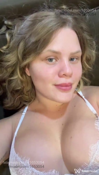 Acompanhante mulher loira (o) de olhos azuis em Carazinho - Babi