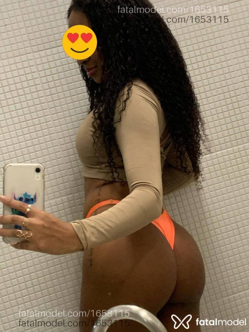 Acompanhante mulher com cabelo castanho de olhos castanhos em Coronel Fabriciano - Brenda monteiro