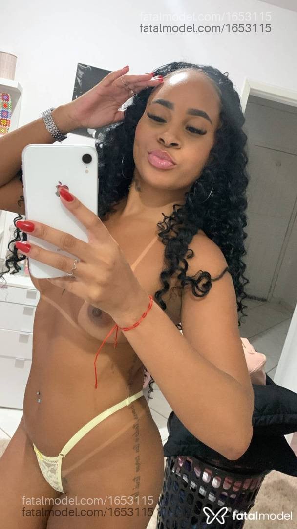 Acompanhante mulher com cabelo castanho de olhos castanhos em Itabira - Brenda monteiro
