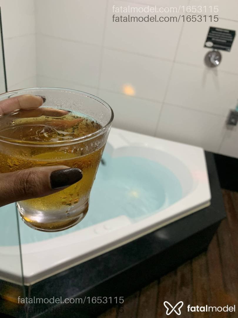 Acompanhante mulher com cabelo castanho de olhos castanhos em Coronel Fabriciano - Brenda monteiro
