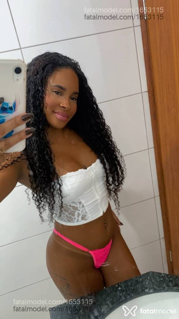 Acompanhante mulher com cabelo castanho de olhos castanhos em Varginha - Brenda monteiro