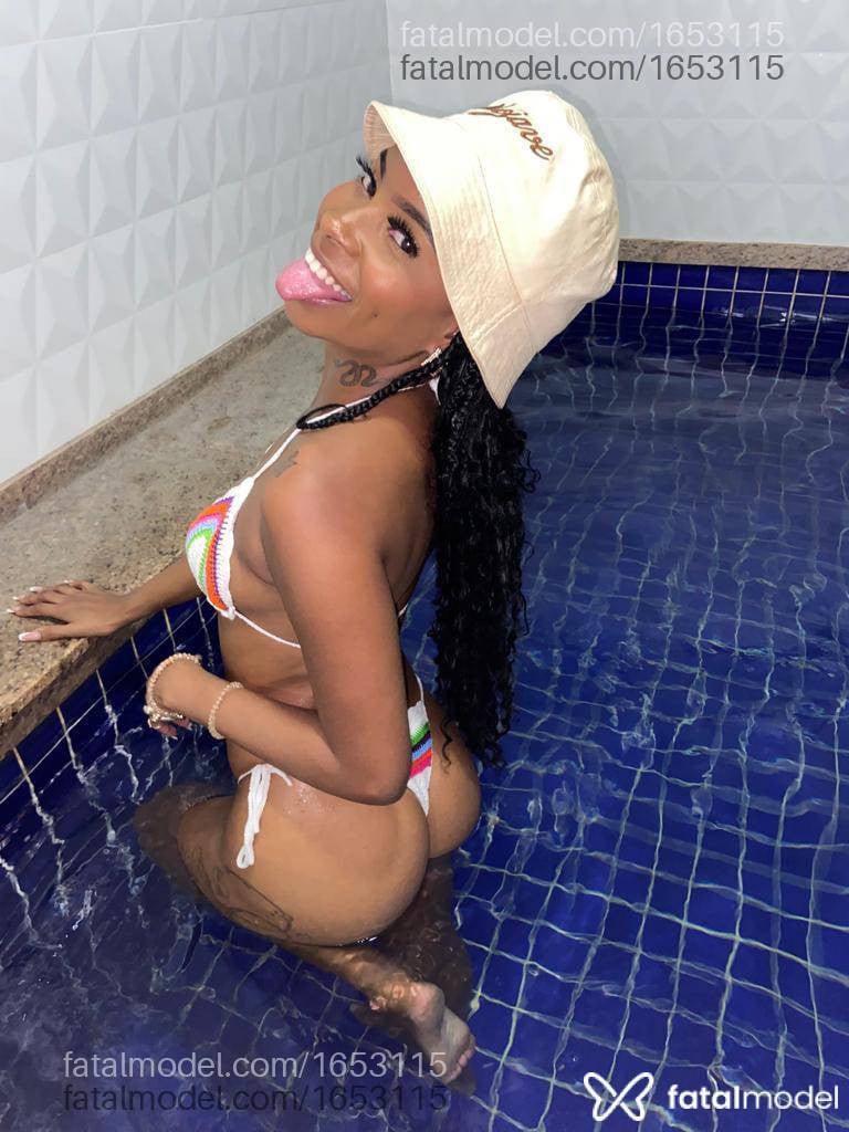 Acompanhante mulher com cabelo castanho de olhos castanhos em Itabira - Brenda monteiro