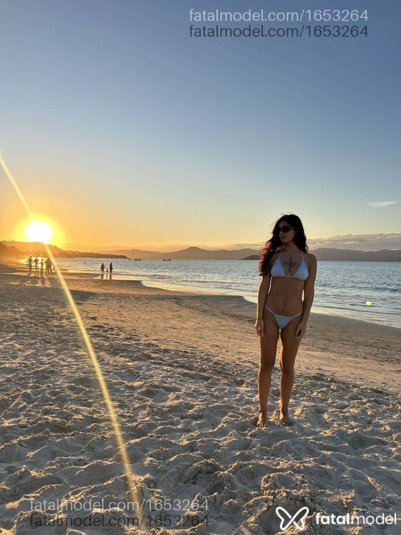 Acompanhante mulher morena (o) de olhos castanhos em Curitiba - Aurora Millani