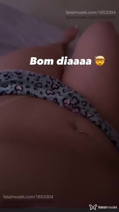 Acompanhante mulher loira (o) de olhos castanhos - Emanuelle
