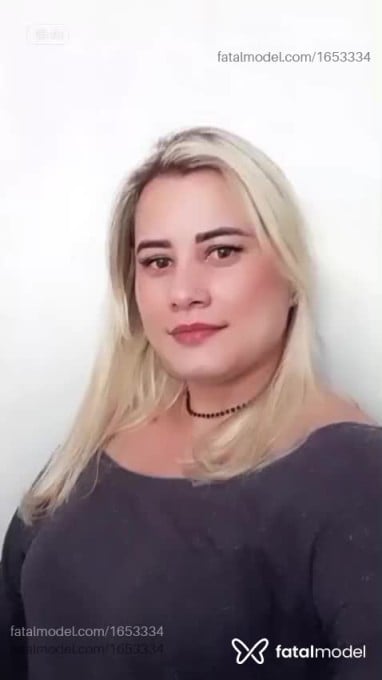 Acompanhante mulher loira (o) de olhos castanhos em Quirinópolis Acompanhante mulher loira (o) de olhos castanhos em Quirinópolis - Giovanna Duarte