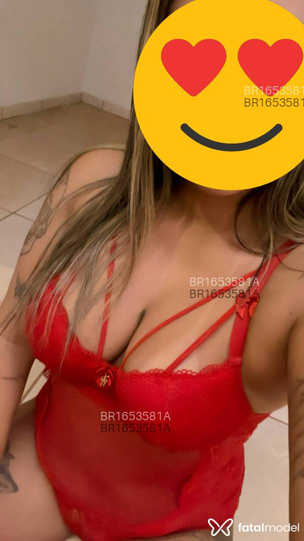 Acompanhante mulher loira (o) de olhos castanhos em Virtual - Agata