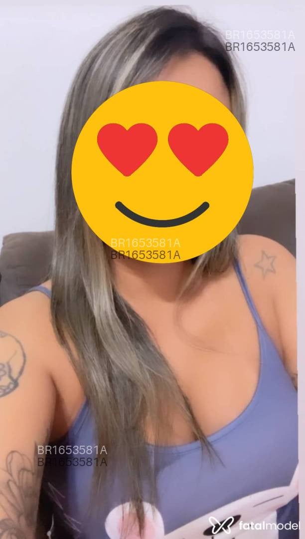 Acompanhante mulher loira (o) de olhos castanhos em Virtual - Agata