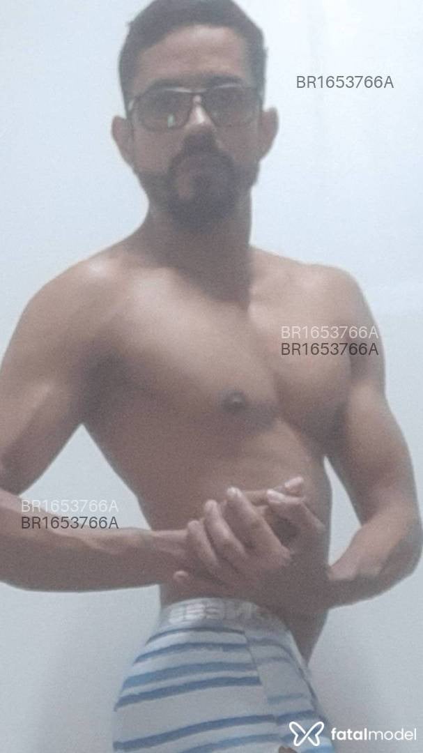 Acompanhante homem com cabelo castanho de olhos castanhos em Belém - Van