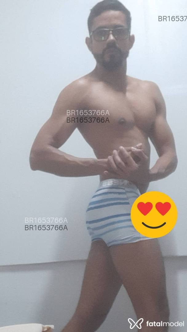 Acompanhante homem com cabelo castanho de olhos castanhos em Belém - Van