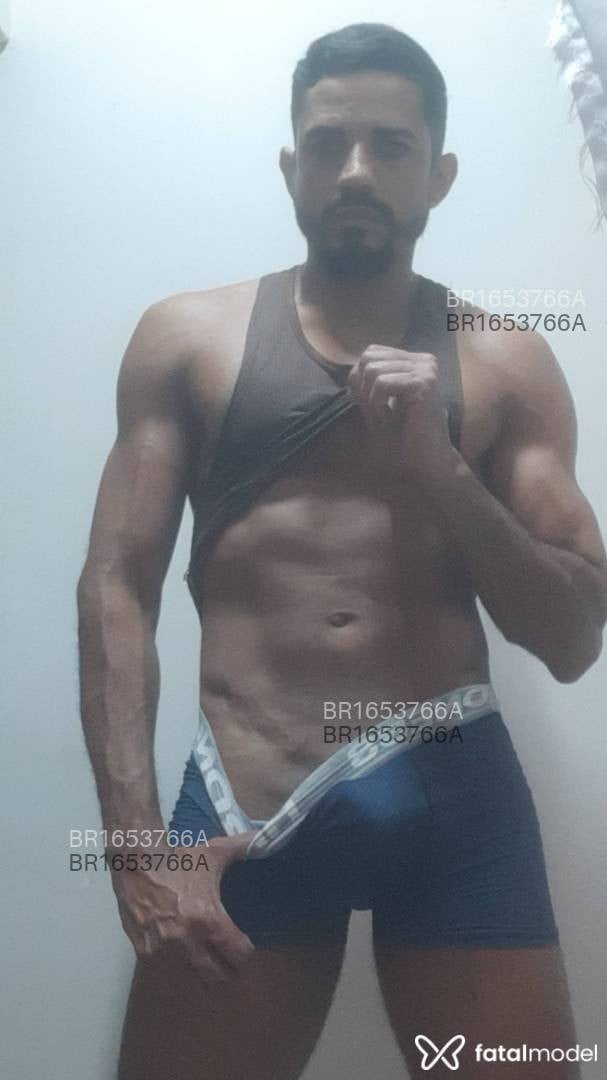 Acompanhante homem com cabelo castanho de olhos castanhos em Belém - Van