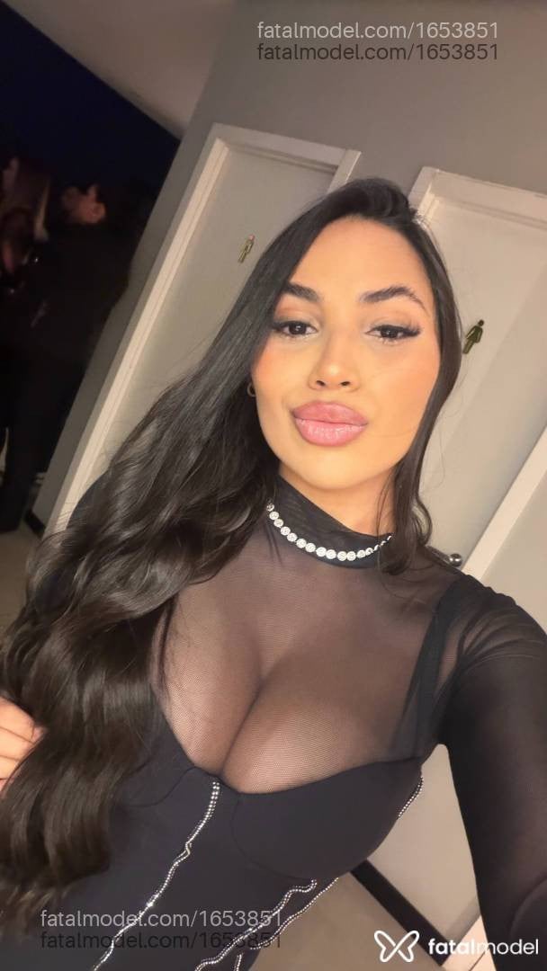 Acompanhante mulher morena (o) de olhos pretos - MIRELLA DIAS