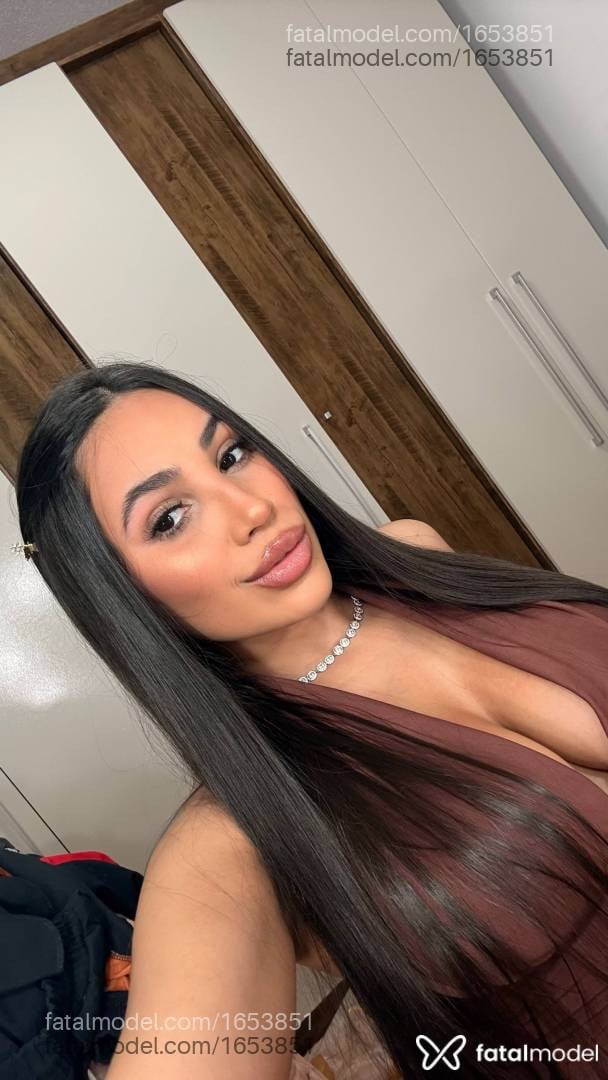 Acompanhante mulher morena (o) de olhos pretos - MIRELLA DIAS