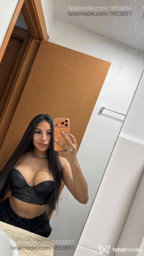 Acompanhante mulher morena (o) de olhos pretos - MIRELLA DIAS