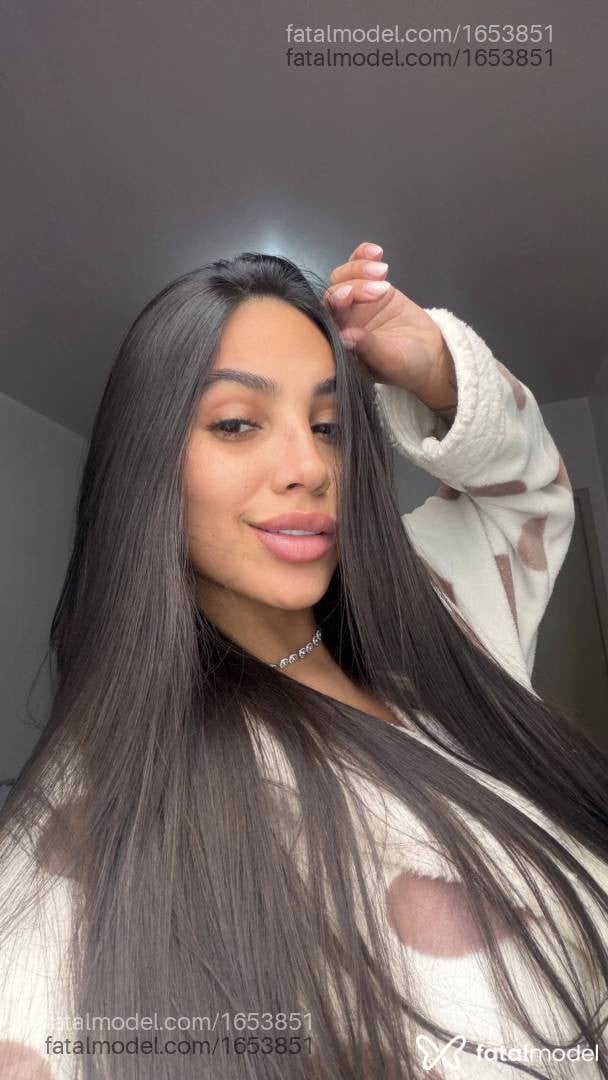 Acompanhante mulher morena (o) de olhos pretos - MIRELLA DIAS
