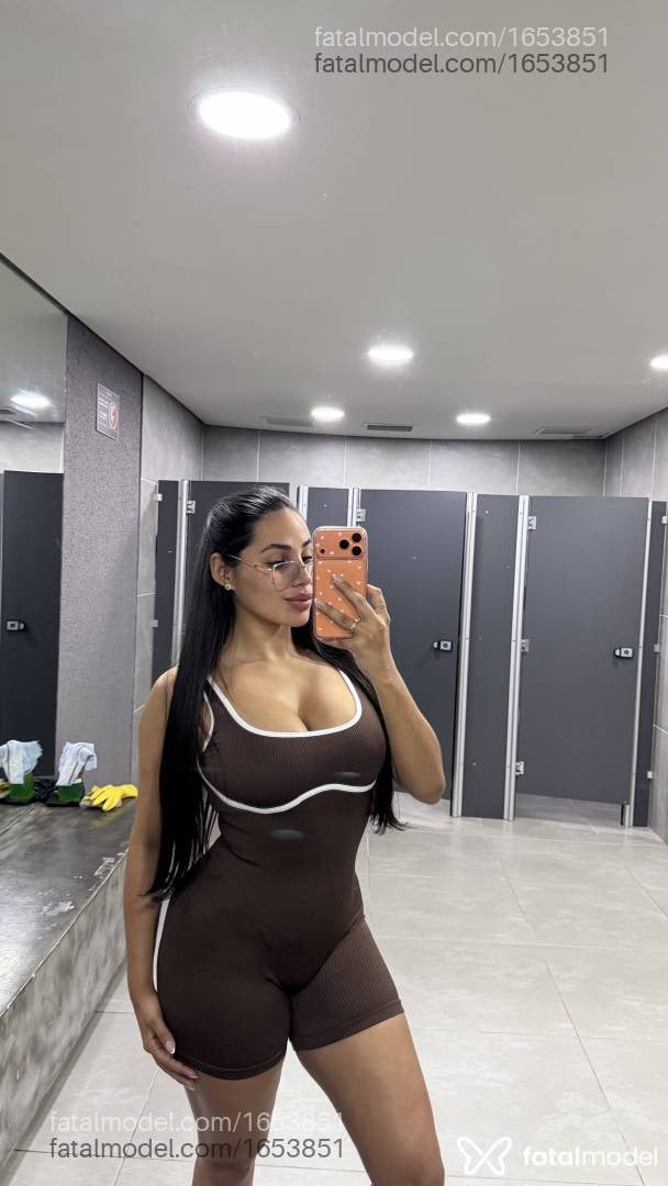 Acompanhante mulher morena (o) de olhos pretos - MIRELLA DIAS