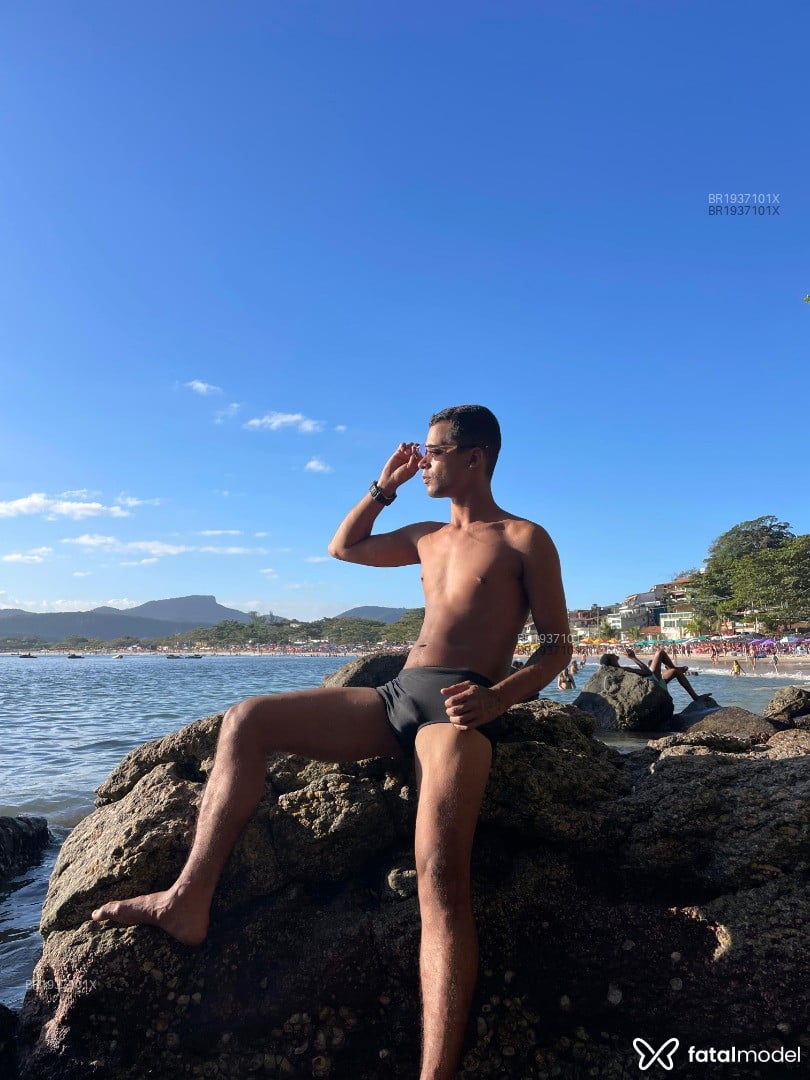 Acompanhante homem morena (o) de olhos castanhos em Rio de Janeiro Acompanhante homem morena (o) de olhos castanhos em Rio de Janeiro - Guilherme Lynn