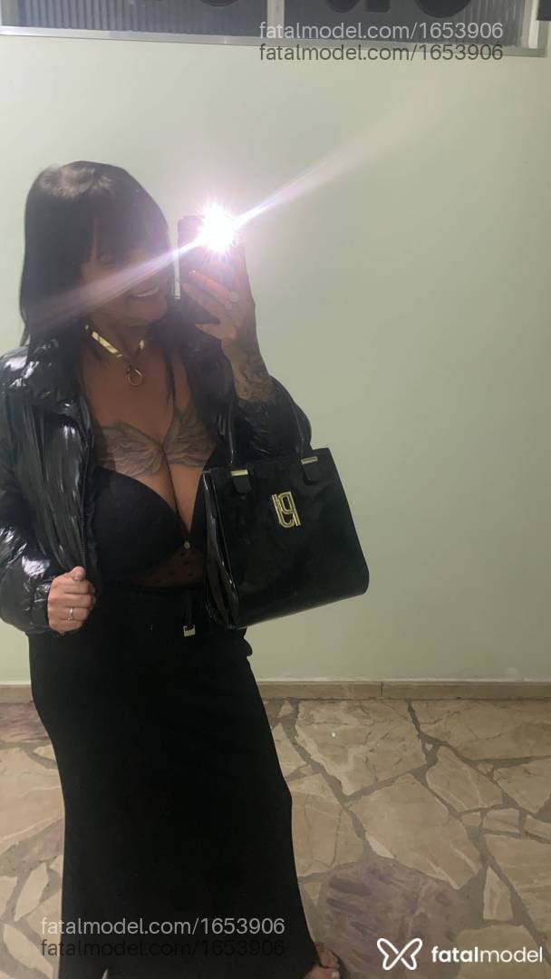 Acompanhante mulher com cabelo castanho de olhos castanhos - DoutoraSexy
