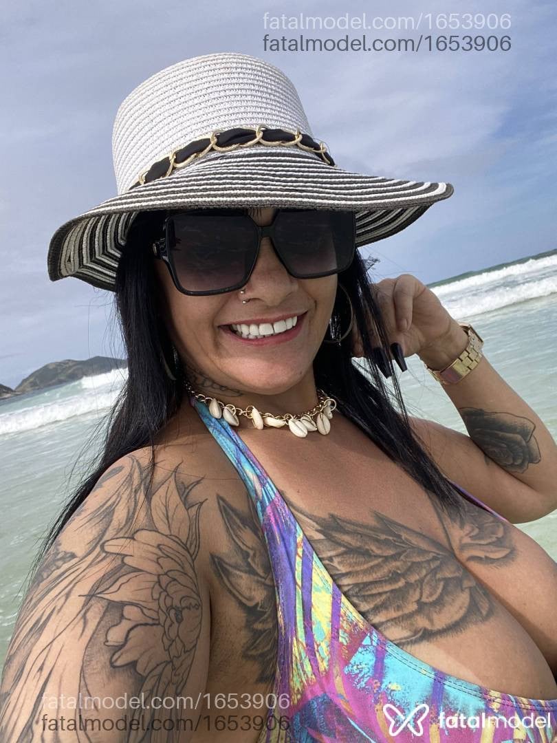Acompanhante mulher com cabelo castanho de olhos castanhos em Cabo Frio - DoutoraSexy
