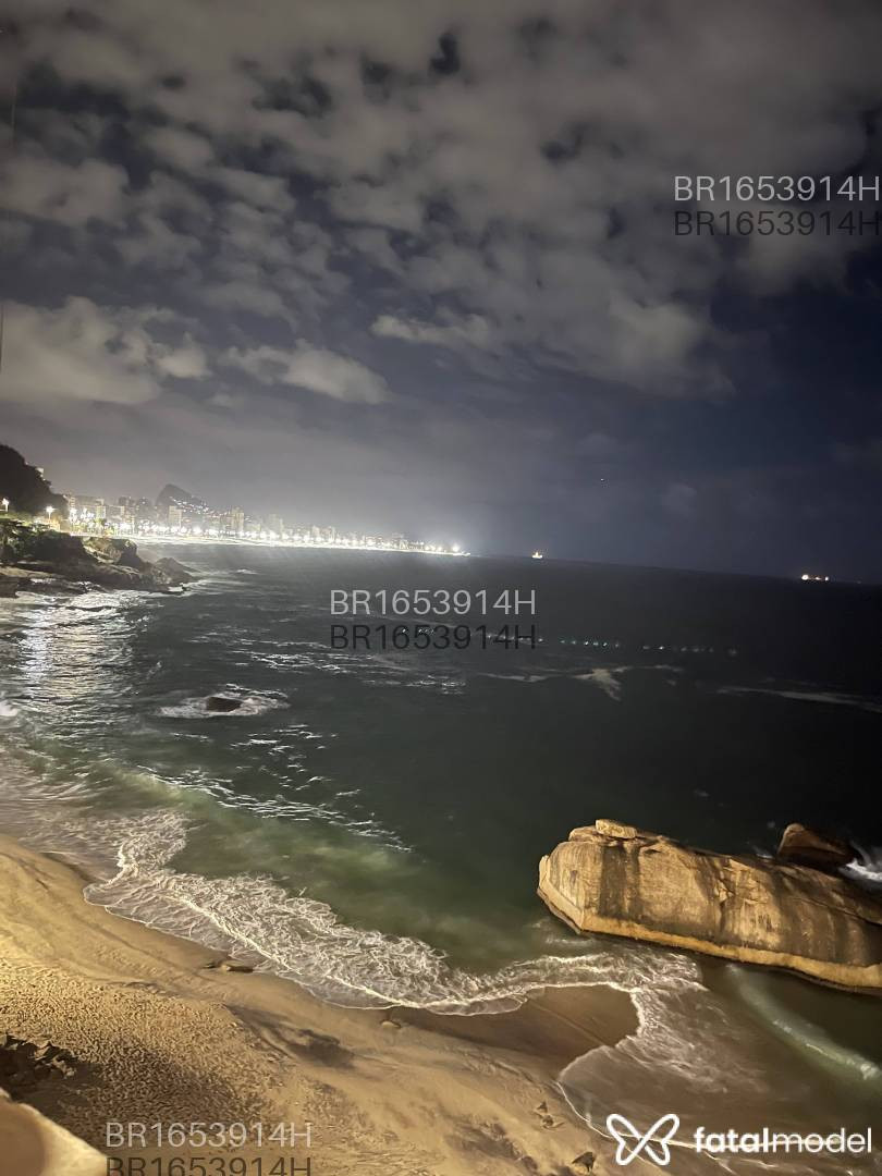 Acompanhante homem com cabelo castanho de olhos pretos em Rio de Janeiro - David