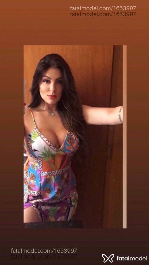 Acompanhante mulher com cabelo castanho de olhos castanhos em Foz do Iguaçu - JÚLIA