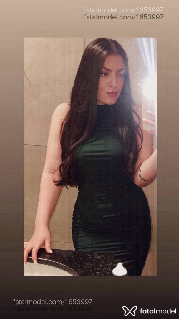 Acompanhante mulher com cabelo castanho de olhos castanhos - JÚLIA
