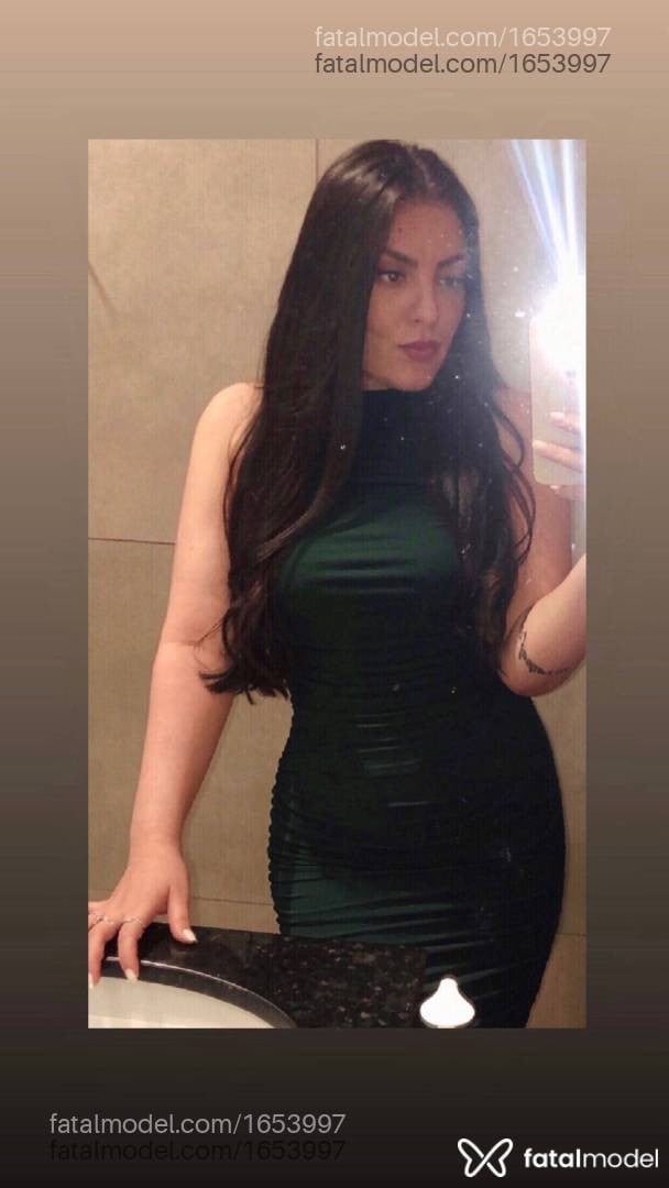 Acompanhante mulher com cabelo castanho de olhos castanhos - JÚLIA
