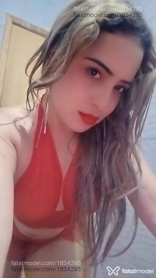 Acompanhante mulher loira (o) de olhos castanhos - Ravane almeida