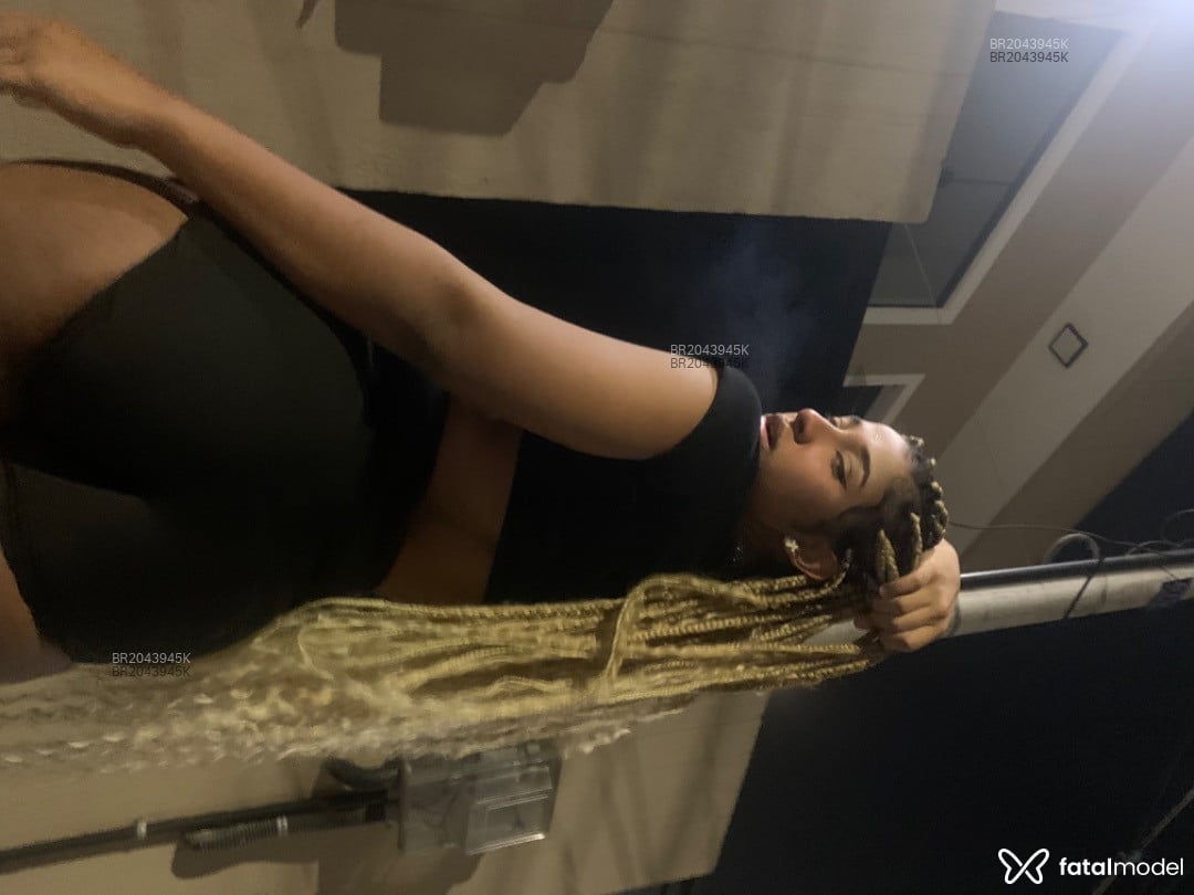 Acompanhante mulher trans morena (o) de olhos castanhos em Rio de Janeiro - Larissa Carvalho