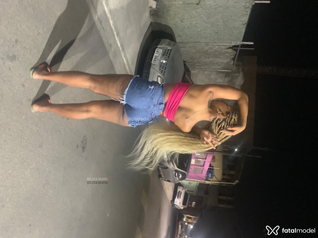 Acompanhante mulher trans morena (o) de olhos castanhos em Rio de Janeiro - Larissa Carvalho