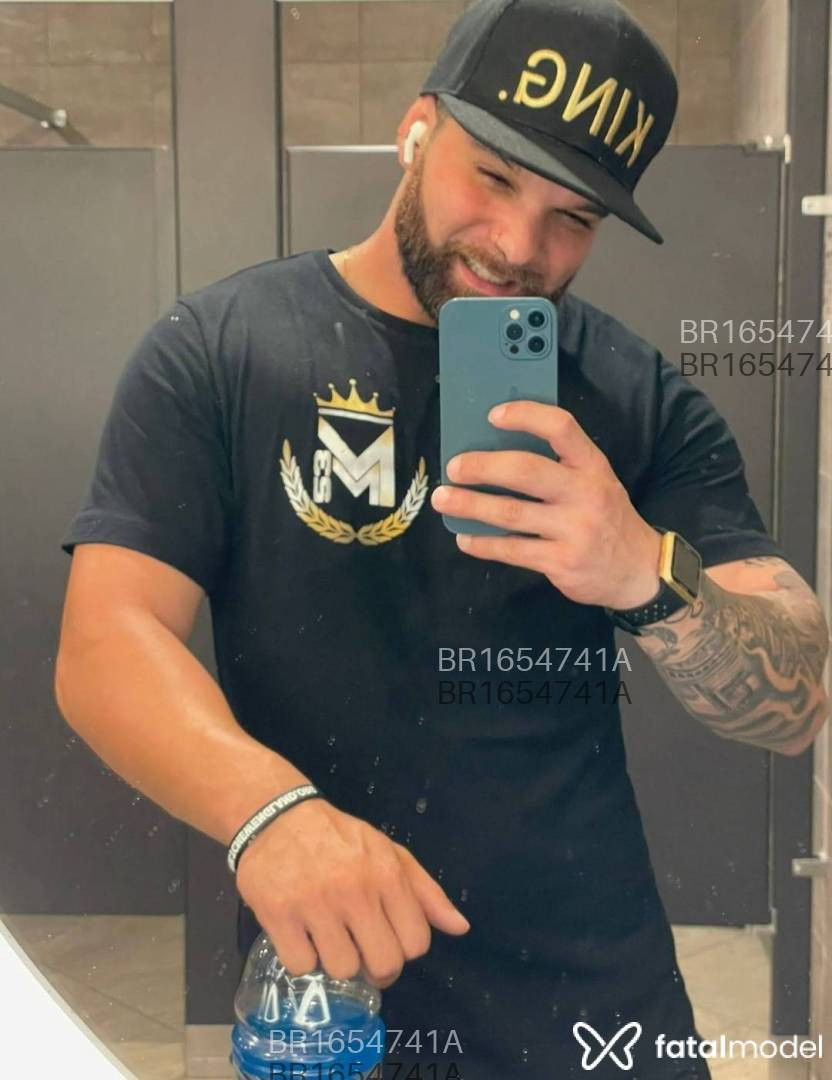 Acompanhante homem sem cabelo de olhos castanhos em Taubaté - Bryan Ruivo