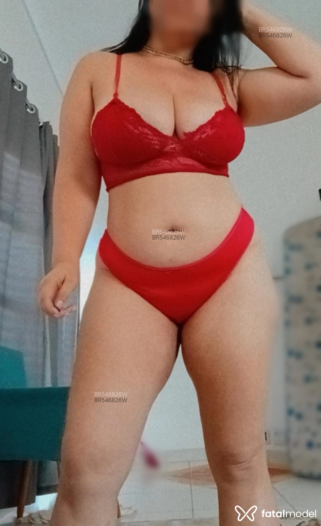 Acompanhante mulher com cabelo castanho de olhos mel - Camila Maya