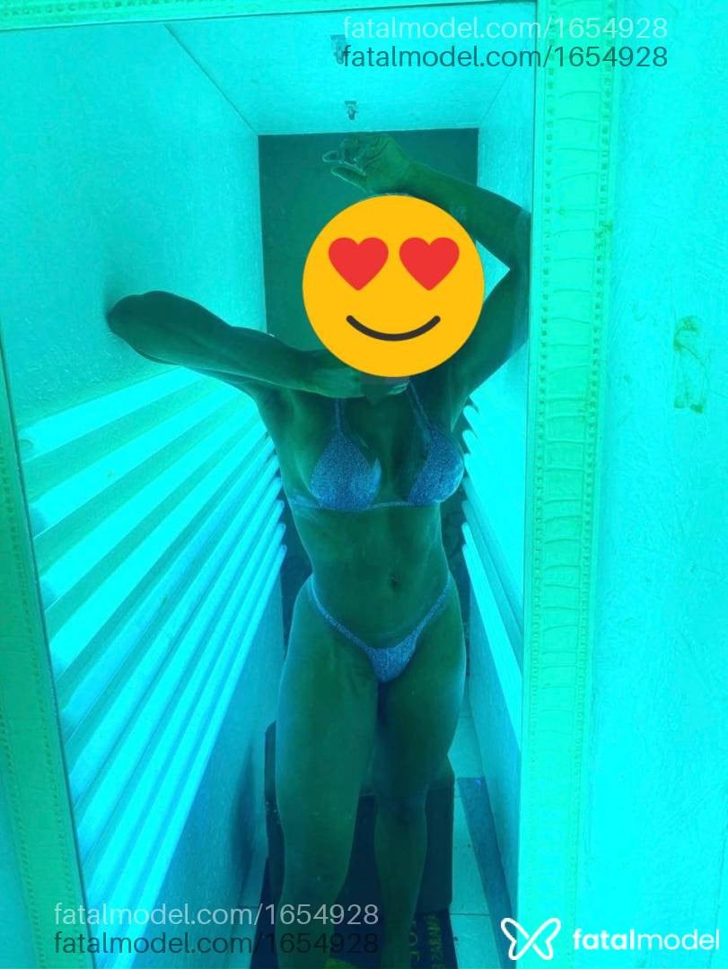 Acompanhante mulher com cabelo castanho de olhos castanhos - Rafaella
