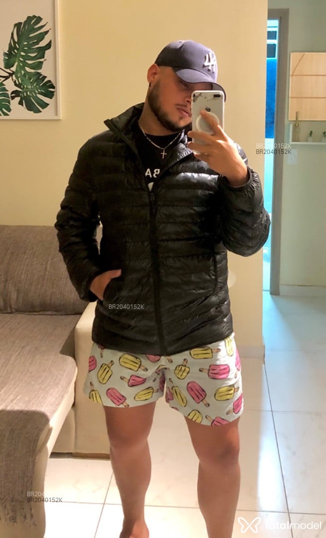 Acompanhante homem com cabelo castanho de olhos castanhos em Belo Horizonte Acompanhante homem com cabelo castanho de olhos castanhos em Belo Horizonte - Thiago Junior
