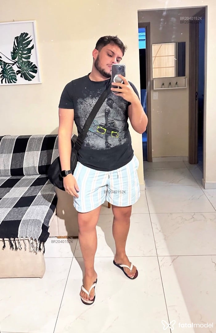 Acompanhante homem com cabelo castanho de olhos castanhos em Belo Horizonte Acompanhante homem com cabelo castanho de olhos castanhos em Belo Horizonte - Thiago Junior